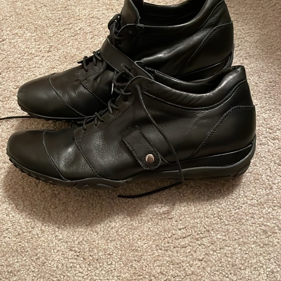 Lumiani booties. Super comfortable! - Picture 3 of 3